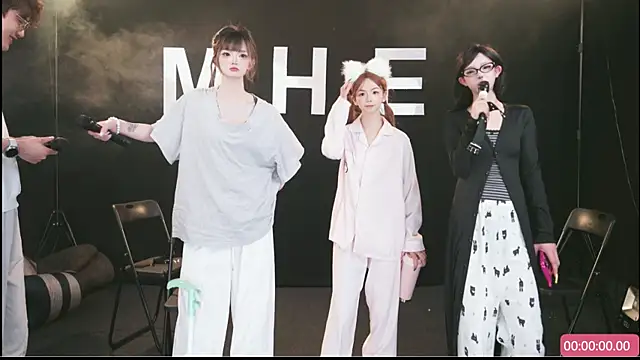 美女MHe-002在线直播