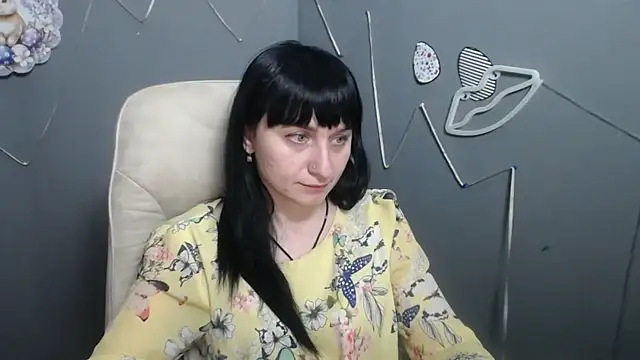 ninaflawlees - NinaFlawlees's free webcam - UK Sex Cams