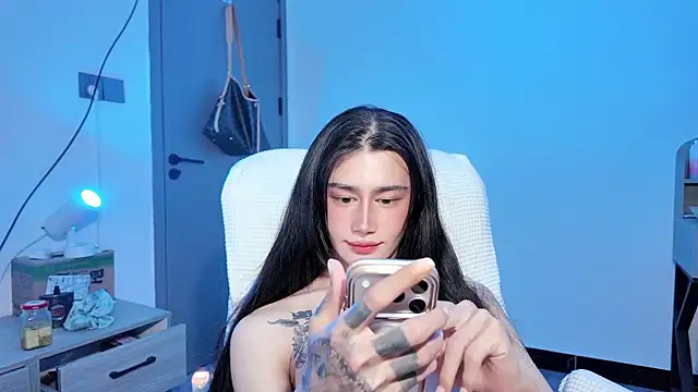 Rainbow-sweet webcam