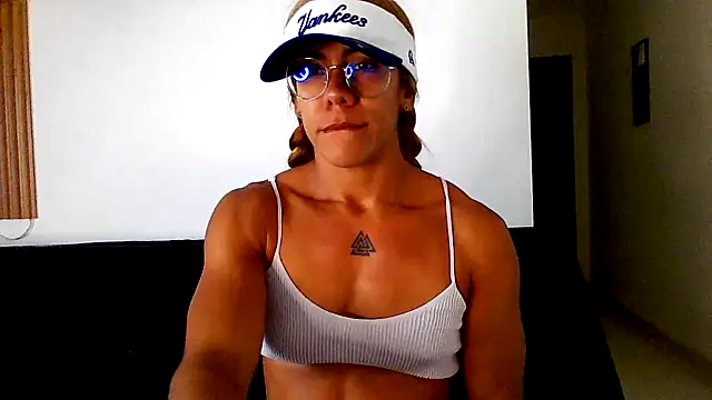 sexymusclegoddess webcam