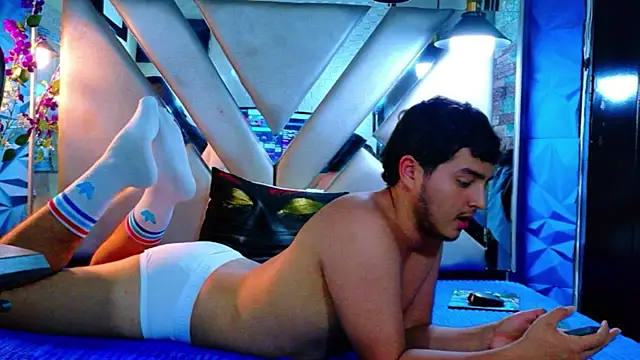 Oliver_Jamees webcam