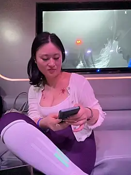 美女Yolanda9在线直播