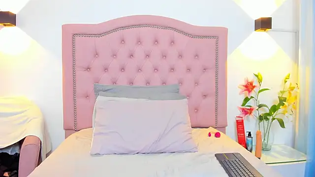 paulynavera - Paulynavera's free webcam - UK Sex Cams