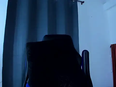 Max_hotlatin2 webcam