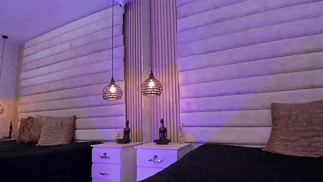 VictoriaaBlair webcam