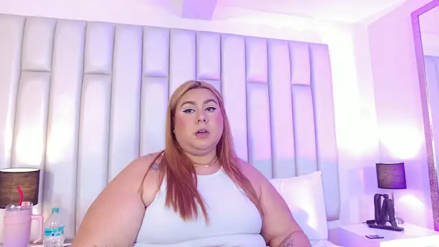 aandreaperez's Stripchat show and profile