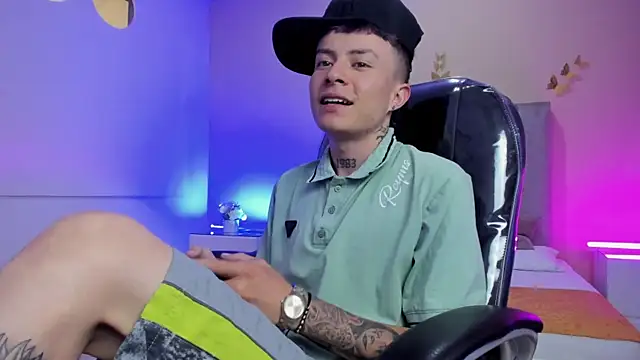 nascary_fox (M twink) - cum public