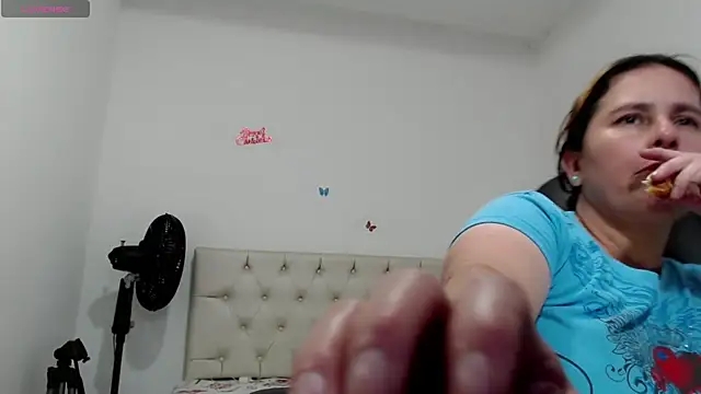 victoria_jones webcam