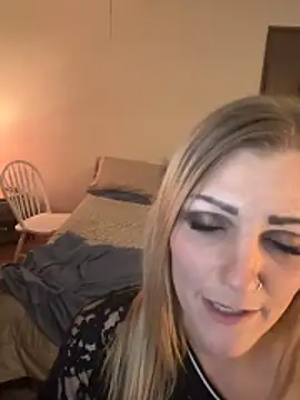 T-MarriedAndMessy-K webcam