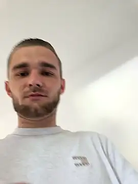 Benjamiinlt live sex cam