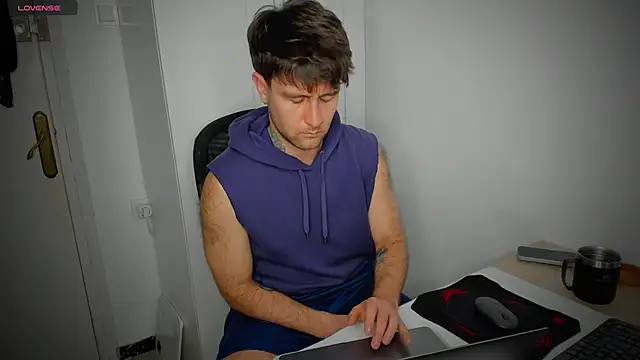 HonestAndrew live sex cam