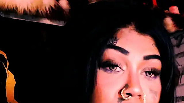 indian_dreamgirl webcam