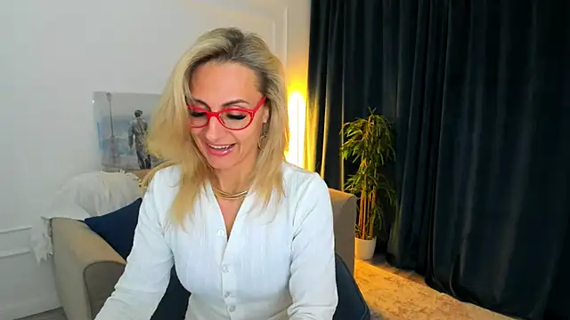 MuseOfStage live sex cam