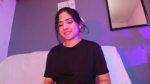 adara_johnson__ webcam