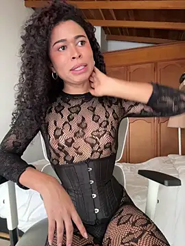 GabriSaenz's live cam