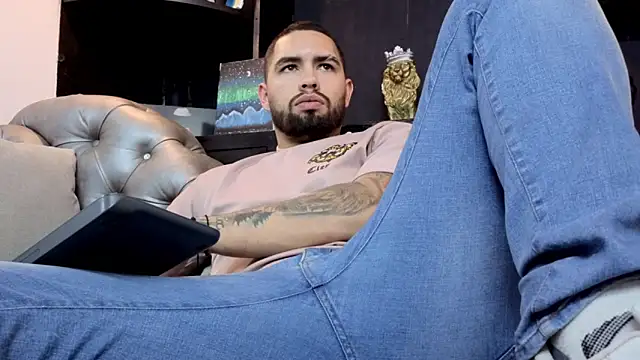 matteosantos - Matteosantos's free webcam - UK Sex Cams