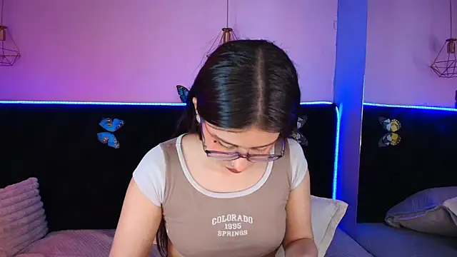 Anastasia_Whitee webcam