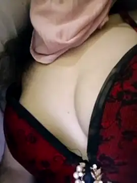 almas-arabic - Almas-arabic's free webcam - UK Sex Cams