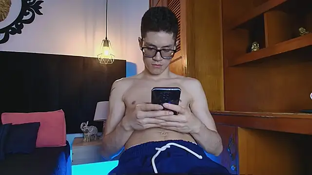 wolfandsky - Wolfandsky's free webcam - UK Sex Cams