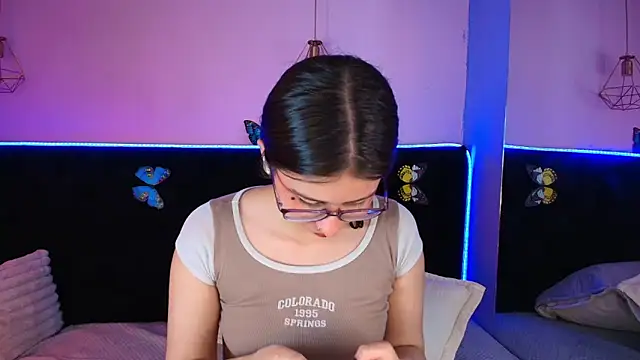 Anastasia_Whitee webcam