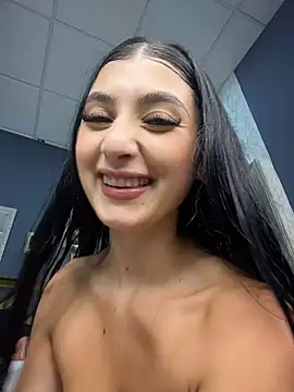 BadLilAngelXXX webcam