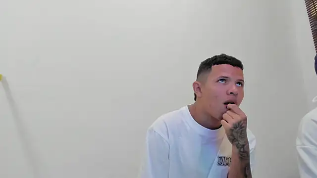 Steven_and_Benji webcam