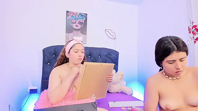 valeria_and_zoe webcam