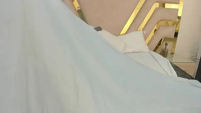 Goldentemptation_ webcam