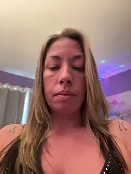 Webcam Model (MiraKisss)  is live.Free join now!