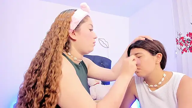 valeria_and_zoe webcam