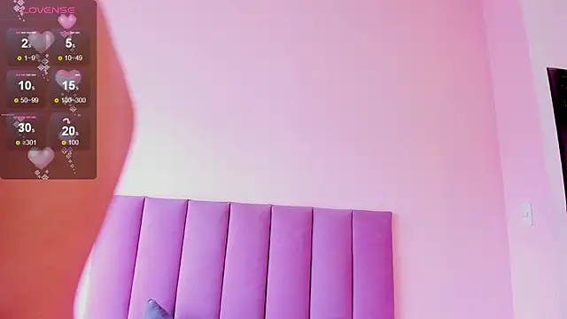 violet_myerrs webcam