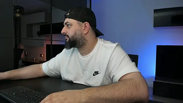 Live sex cam of DravenPeak