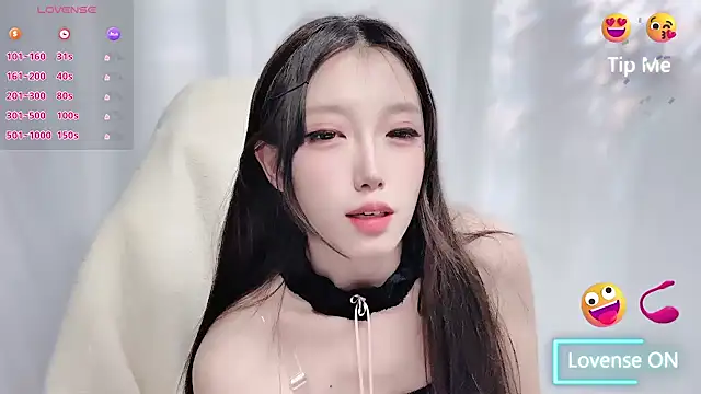 美女luckyuyu66在线直播