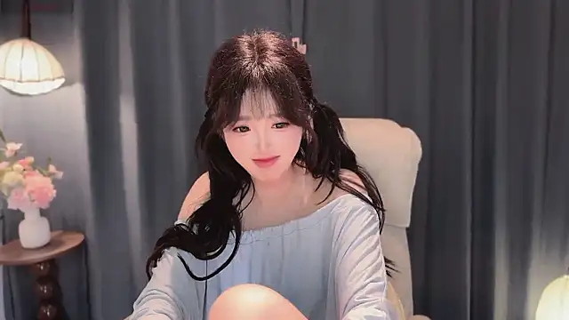 美女Yaiyigirl在线直播