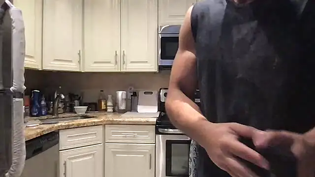 bigguymuscle - BigGuyMuscle's free webcam - UK Sex Cams