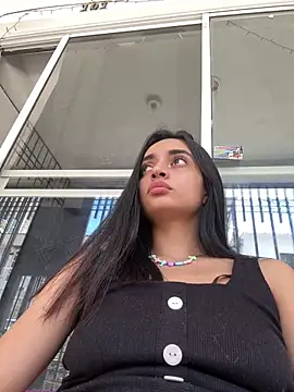 Webcam Model (leilani_X) is live