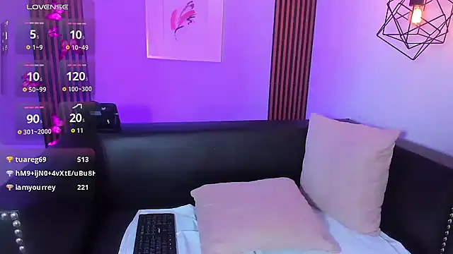 Nahiajhonson_ webcam