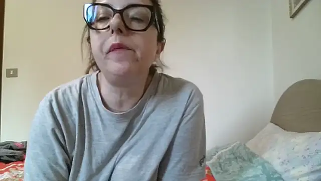 miasexmilf - Miasexmilf's free webcam - UK Sex Cams