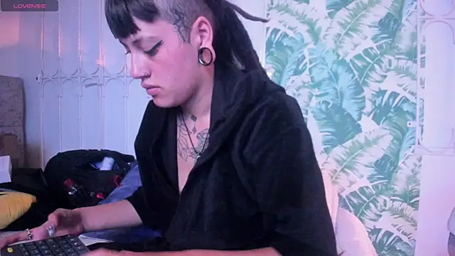 _sharlotte777 webcam