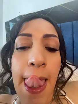 Webcam Model (kendall_flower)  is live.Free join now!