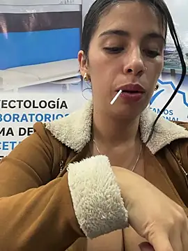 nathaly_12 - Nathaly_12's free webcam - UK Sex Cams