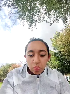 Webcam Model (Im_Luuu)  is live.Free join now!