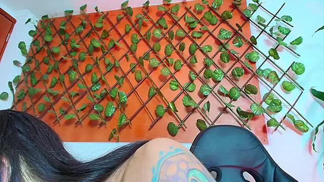 Naughty_Kittenm webcam