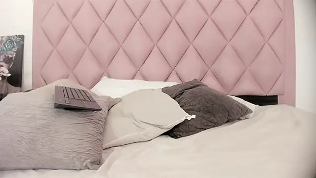 pretty_ariiel webcam