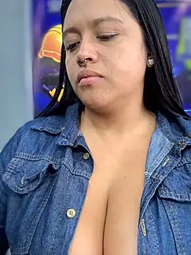 _Mia-Safety_Inspector webcam