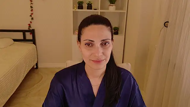 LovelyBeatrice webcam