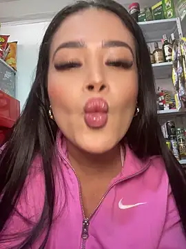 Sara_fun Live Webcam on Stripchat