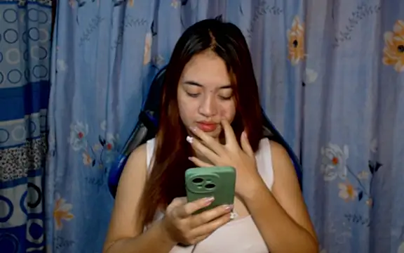 urlover_mae26 webcam