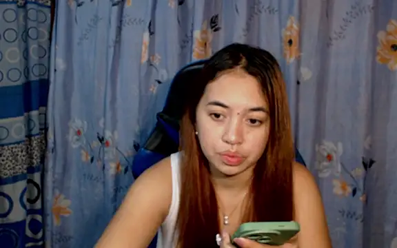 urlover_mae26 webcam