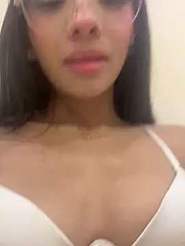 SERENA_JONESS webcam